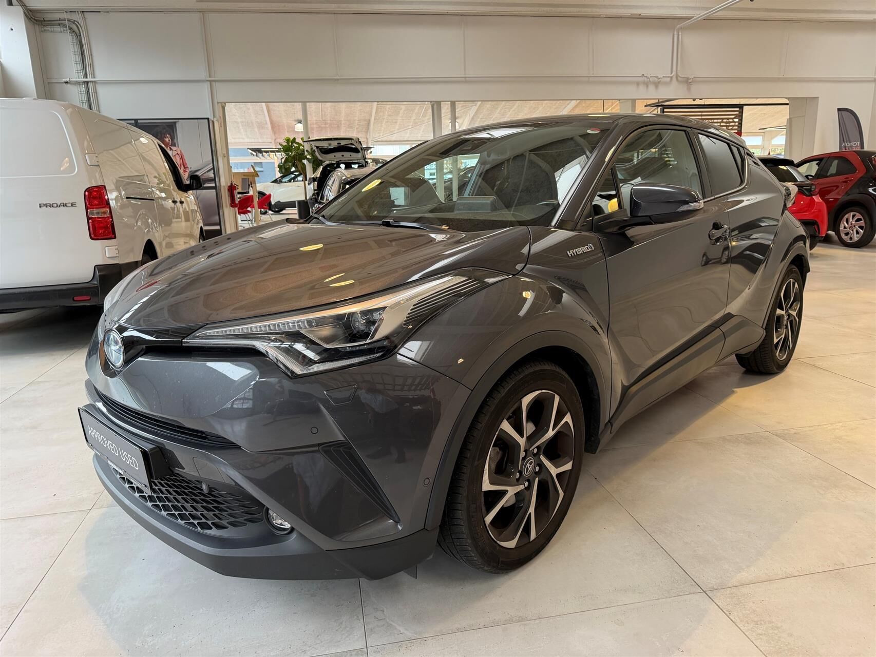 Toyota C-HR 1,8 Hybrid C-LUB Premium Selected Multidrive S 122HK 5d Aut.